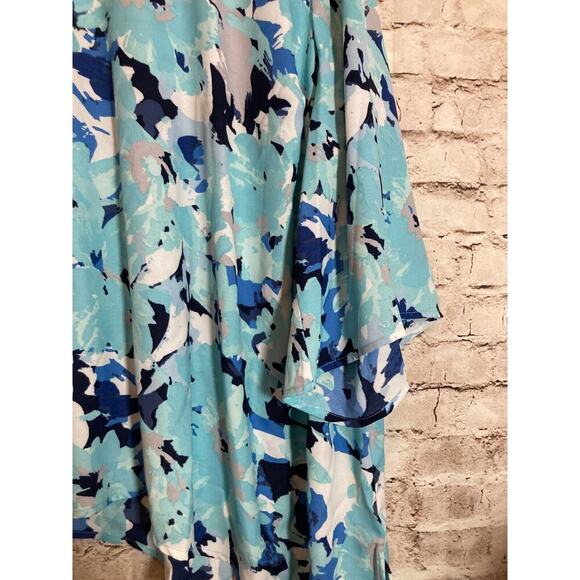 Catherines Top Womens 1XWP Turquoise Floral Flared Sleeve Asymmetric Hem Flowy - Picture 6 of 13